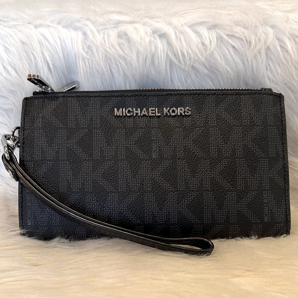 Michael Kors Monogram Black Jet Set Wristlet Wallet/EUC